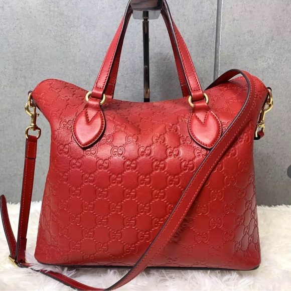Authentic Gucci Red Leather Tote/ Shoulder Bag. - Picture 3 of 16